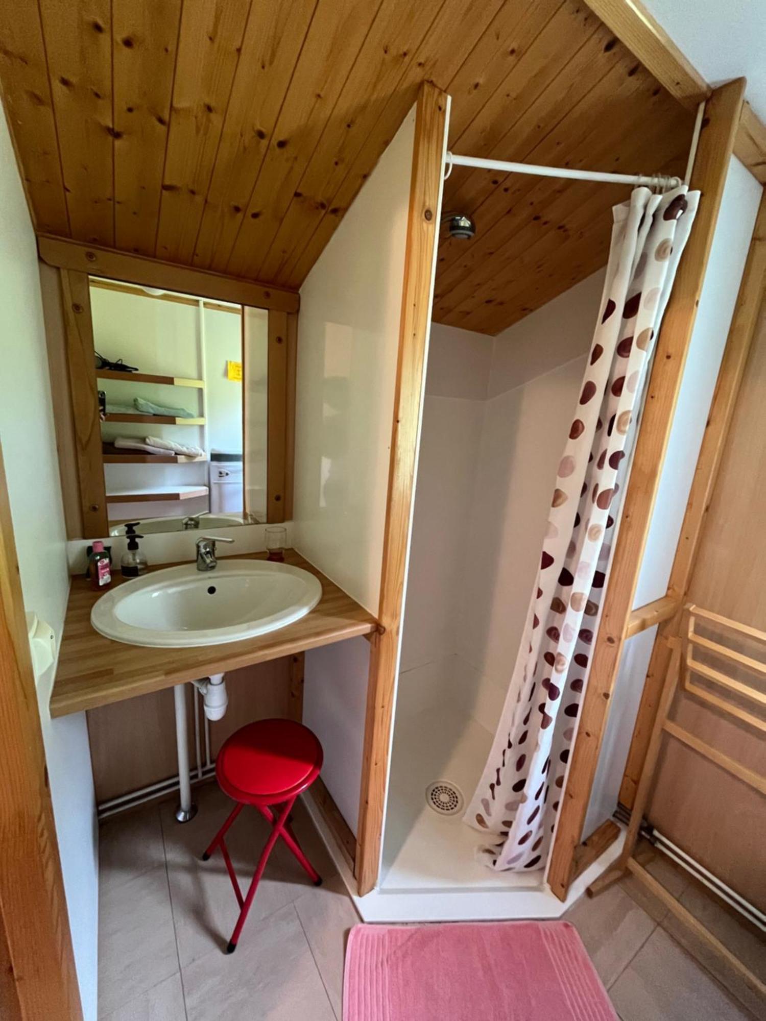 Les Chalets Du Piou Bussieres  Bagian luar foto