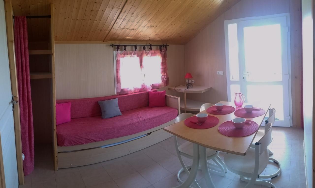 Les Chalets Du Piou Bussieres  Bagian luar foto